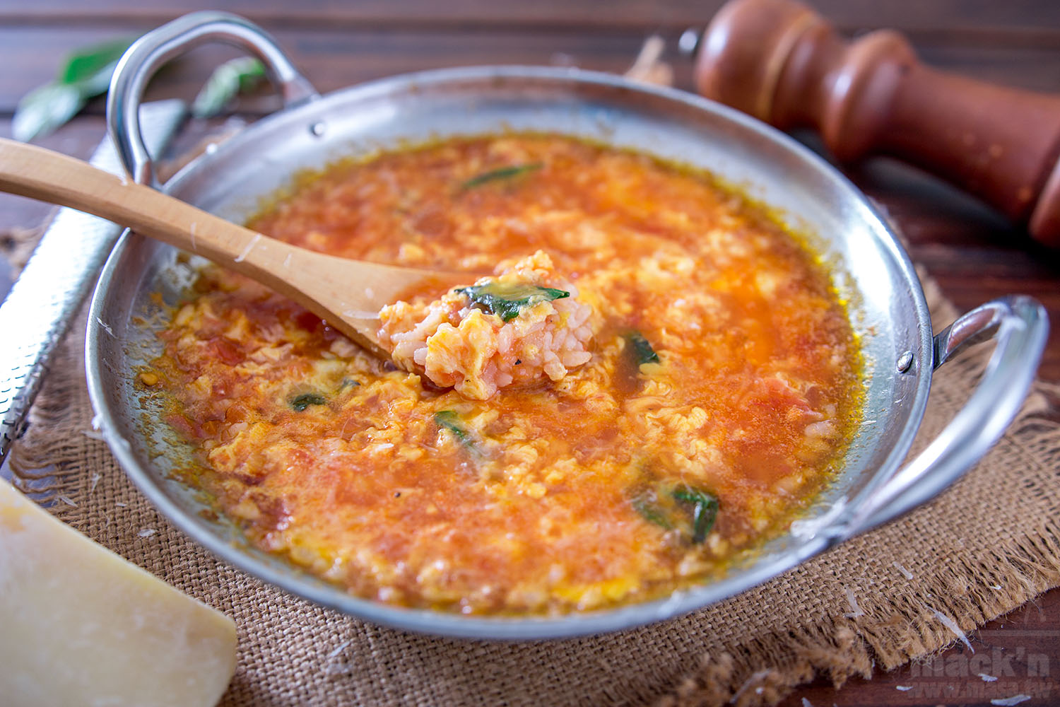 米飯料理，番茄食譜，冬天料理-超級溫暖番茄Risotto風雜炊