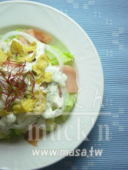 早餐食譜-燻鮭魚羅梨沙拉WASABI醬