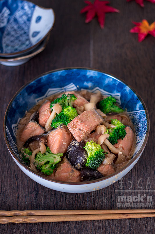日本料理,海鮮食譜-胡麻味噌鮭魚煮物